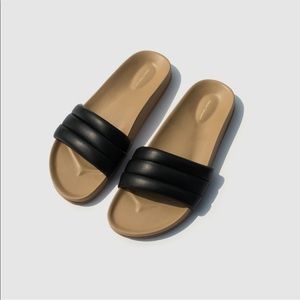 Beatrice Valenzuela Black Classic Sandals